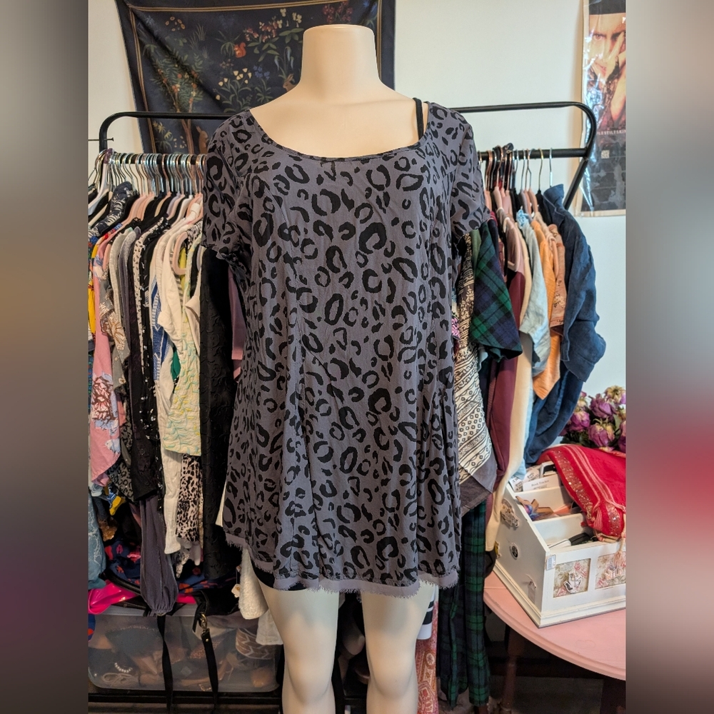 Torrid Gray‎ Leopard Print Tunic Top with Raw Edge Hem - Plus Size